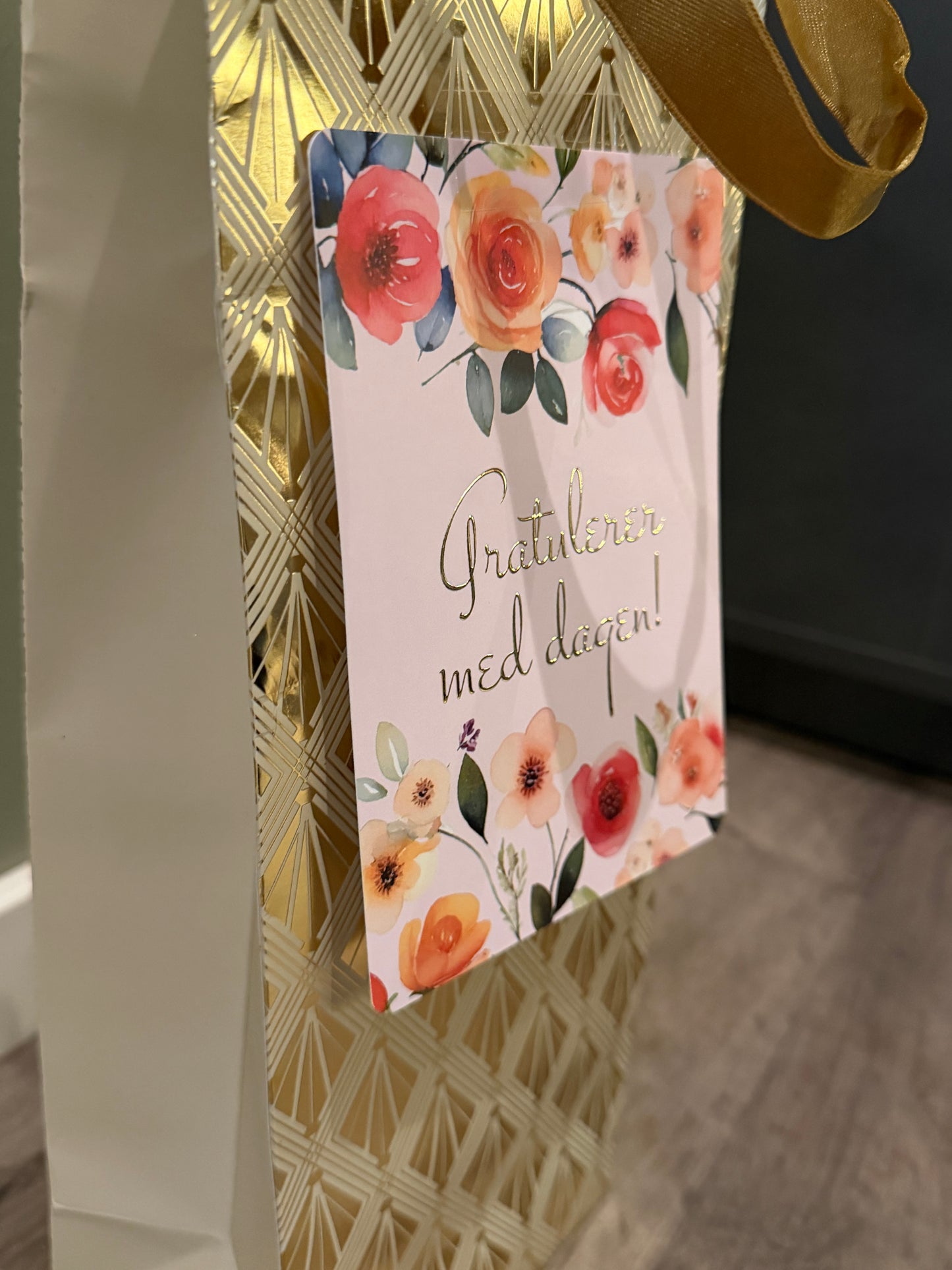 Kort "Gratulerer med dagen"