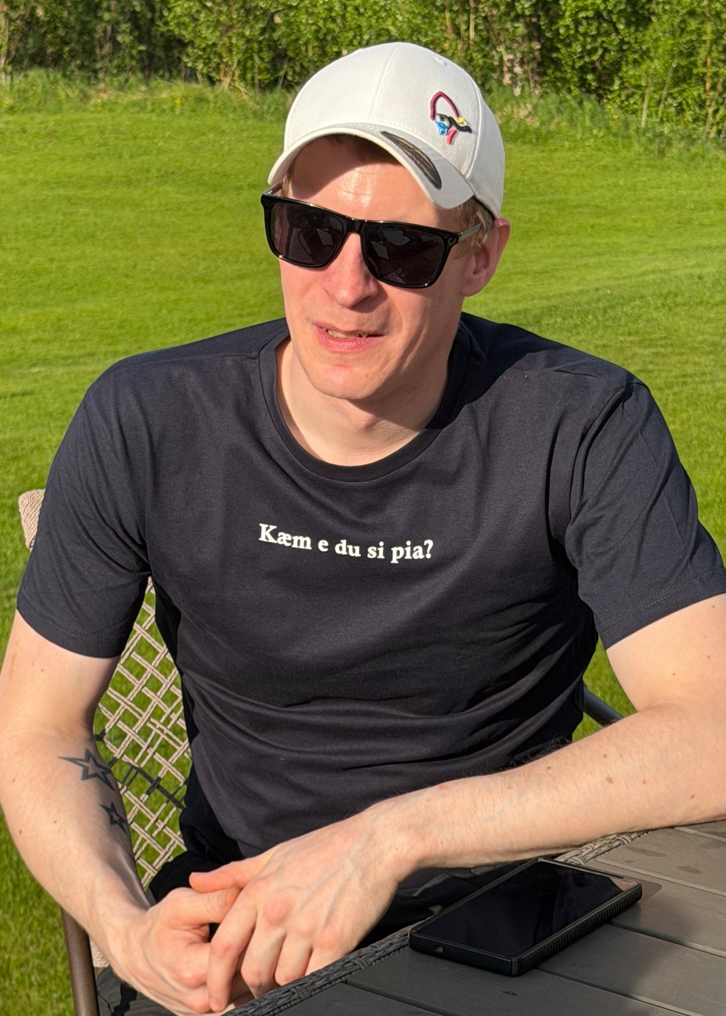 T-Skjorte "KÆM E DU SI PIA?" Unisex